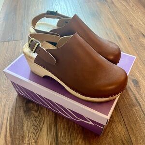 Novacas Fatima Tan Vegan Clogs with Wooden Heel EU39 / US Women’s 8